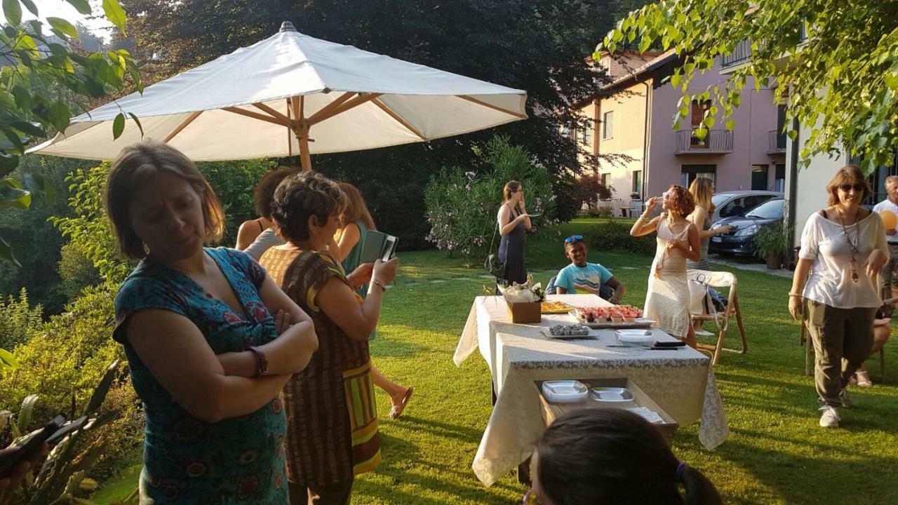 Casa Vacanze Le Violette Βίλα Brunate Εξωτερικό φωτογραφία